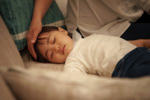 夜驚症は一般的には睡眠のメカニズムが発達段階にある3～7歳くらいの子供に起こることが多い病気です。